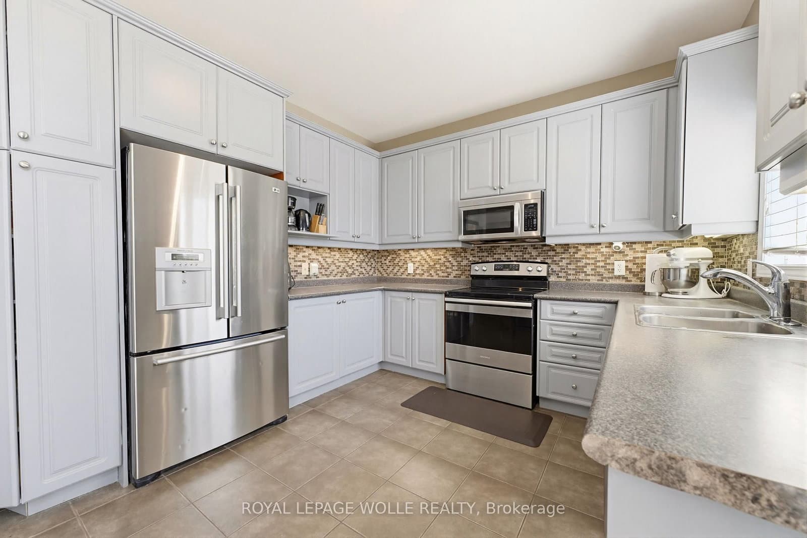 359 Pine Valley Drive thumbnail 14