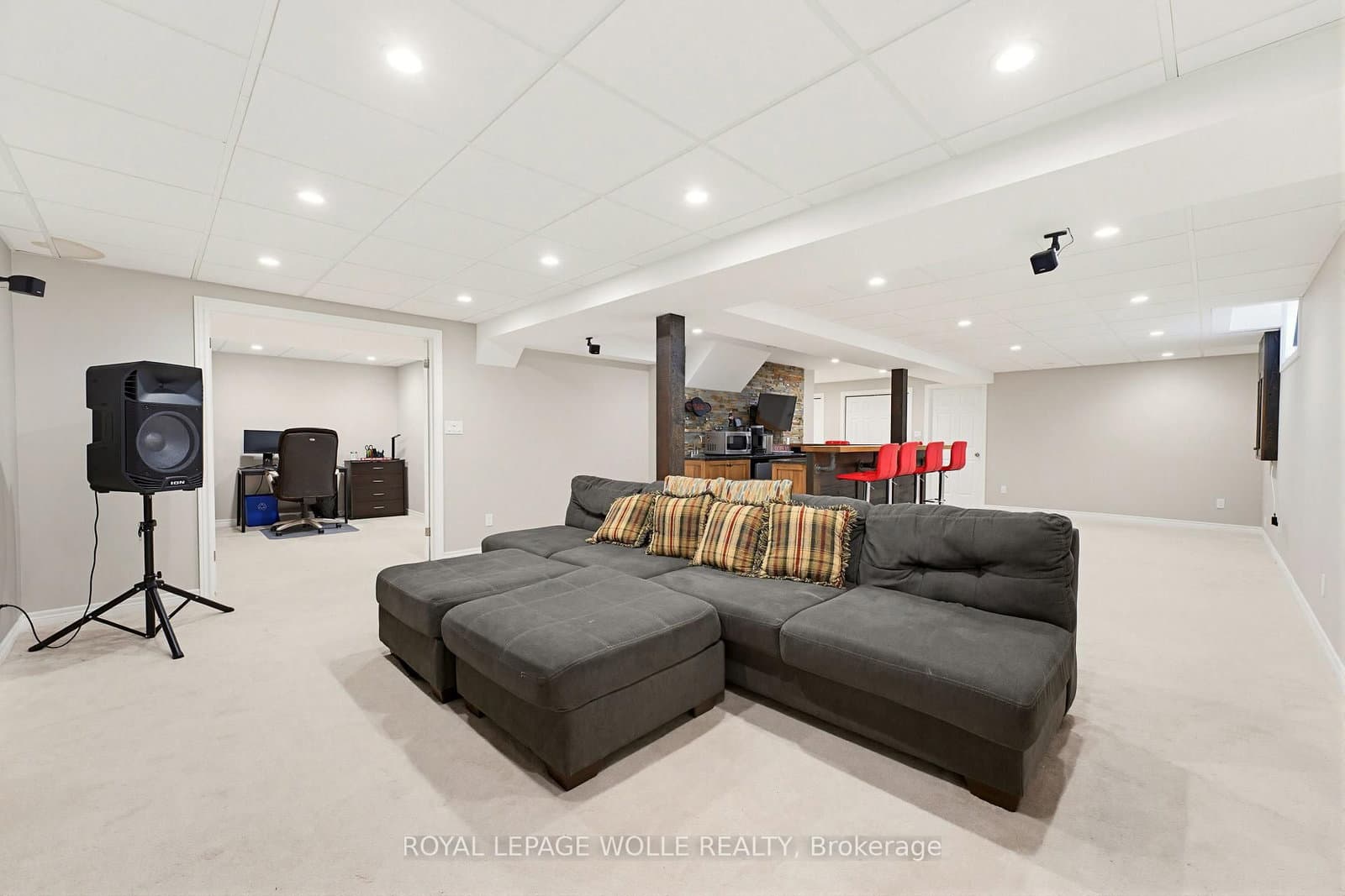 359 Pine Valley Drive thumbnail 35