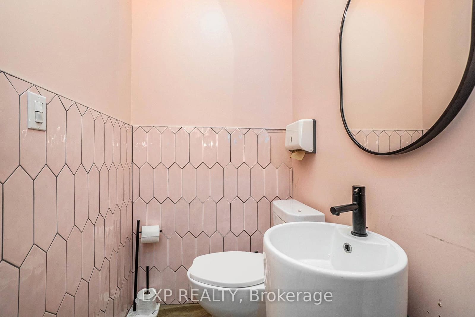 782 Eagleson Road, Unit D2 thumbnail 23