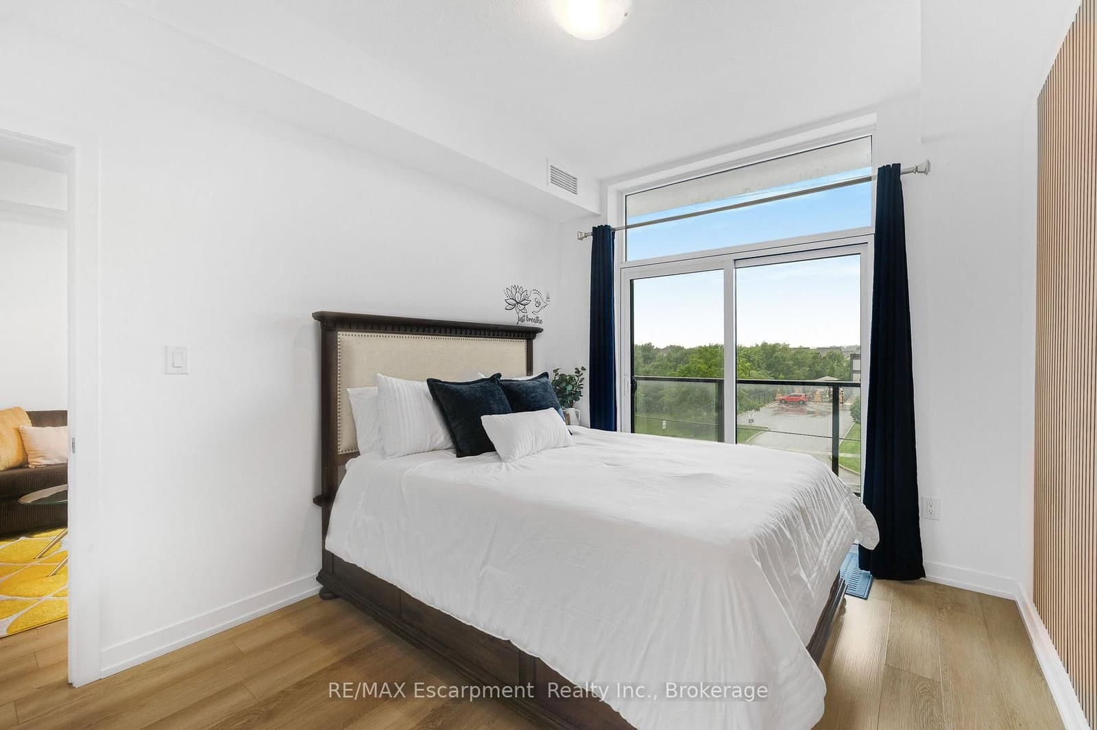 470 Dundas Street E, Unit 309 thumbnail 16