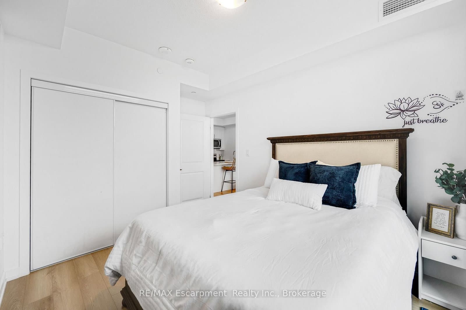 470 Dundas Street E, Unit 309 thumbnail 17