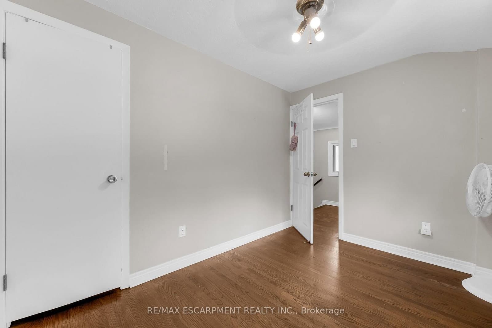 203B Erb Street thumbnail 12