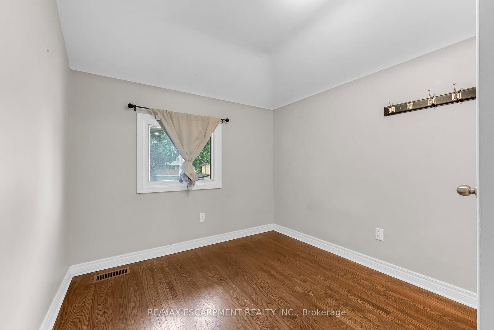 203B Erb Street thumbnail 15