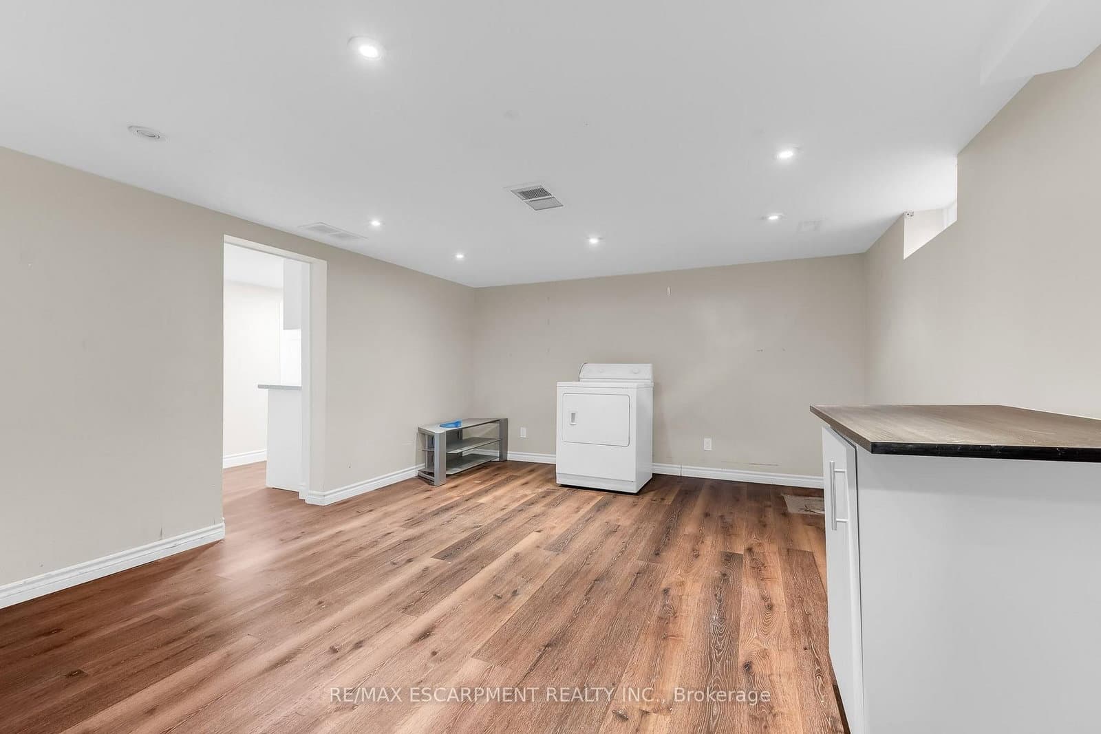 203B Erb Street thumbnail 18