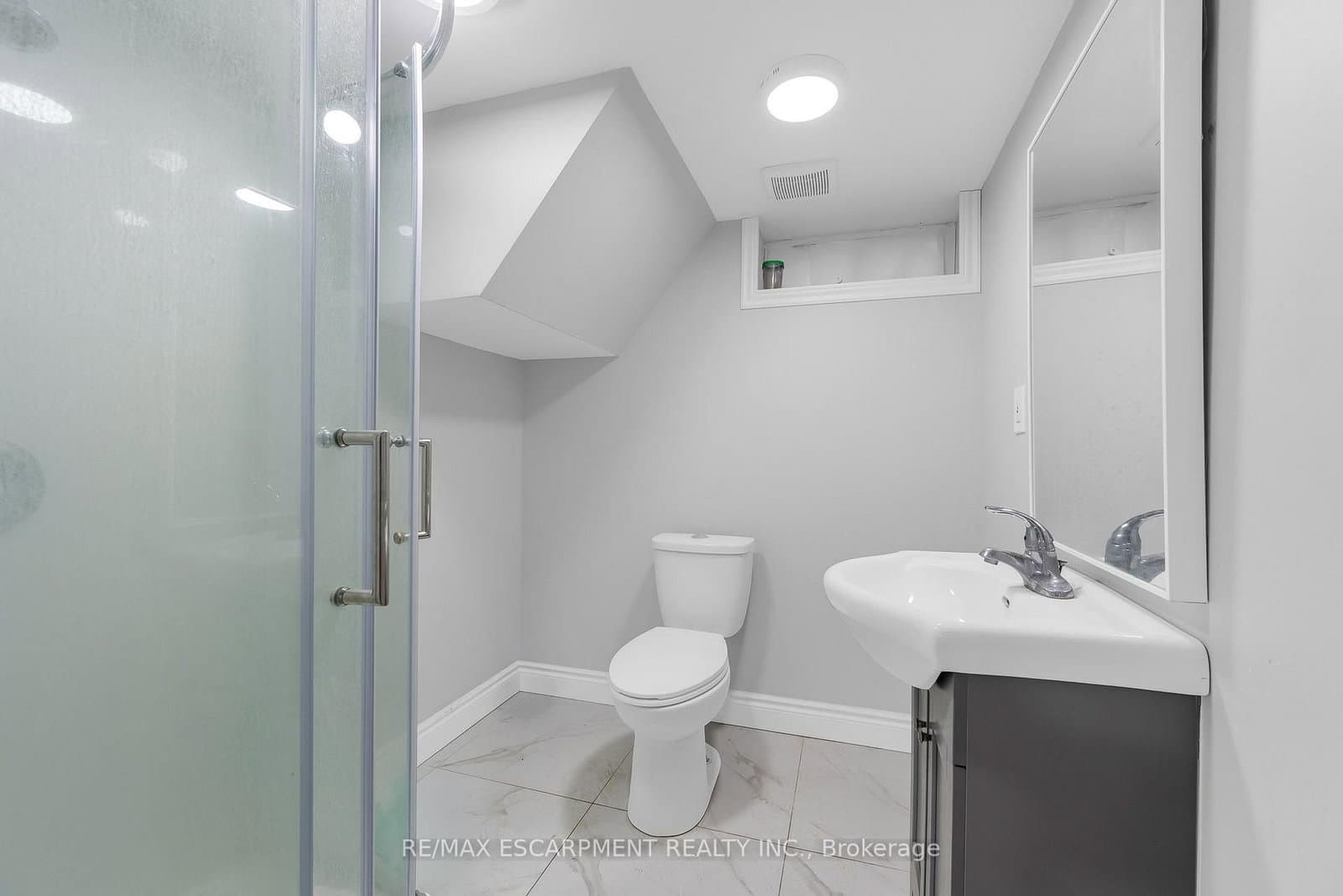 203B Erb Street thumbnail 22