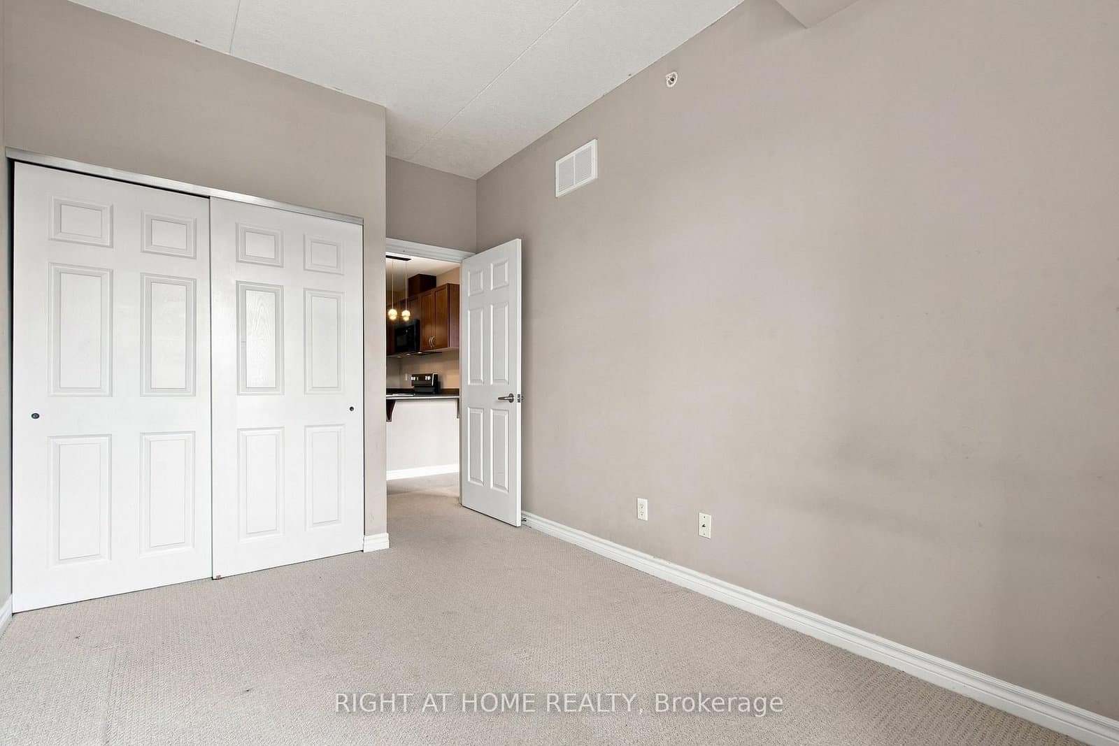 2 Colonial Drive, Unit 201 thumbnail 17