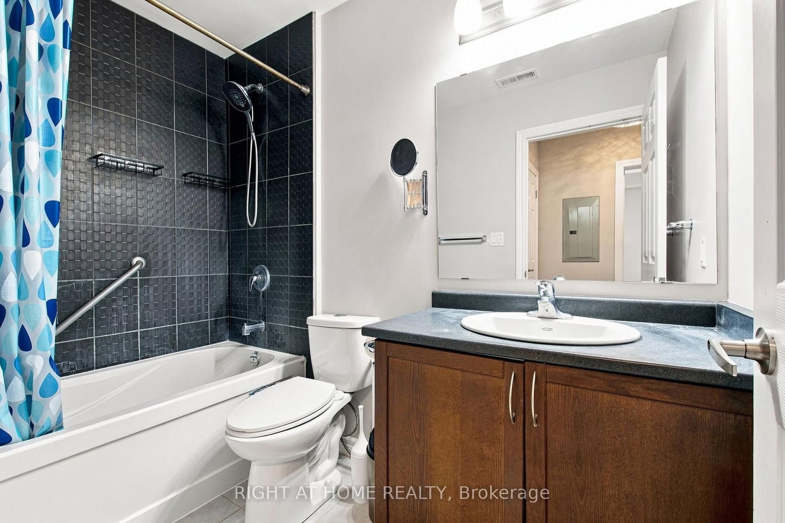 2 Colonial Drive, Unit 201 thumbnail 20