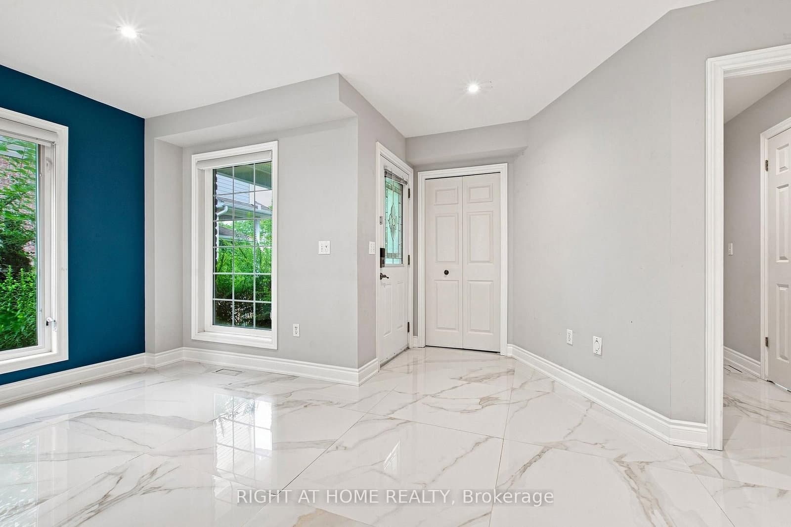 187 Clairfields Drive E thumbnail 4