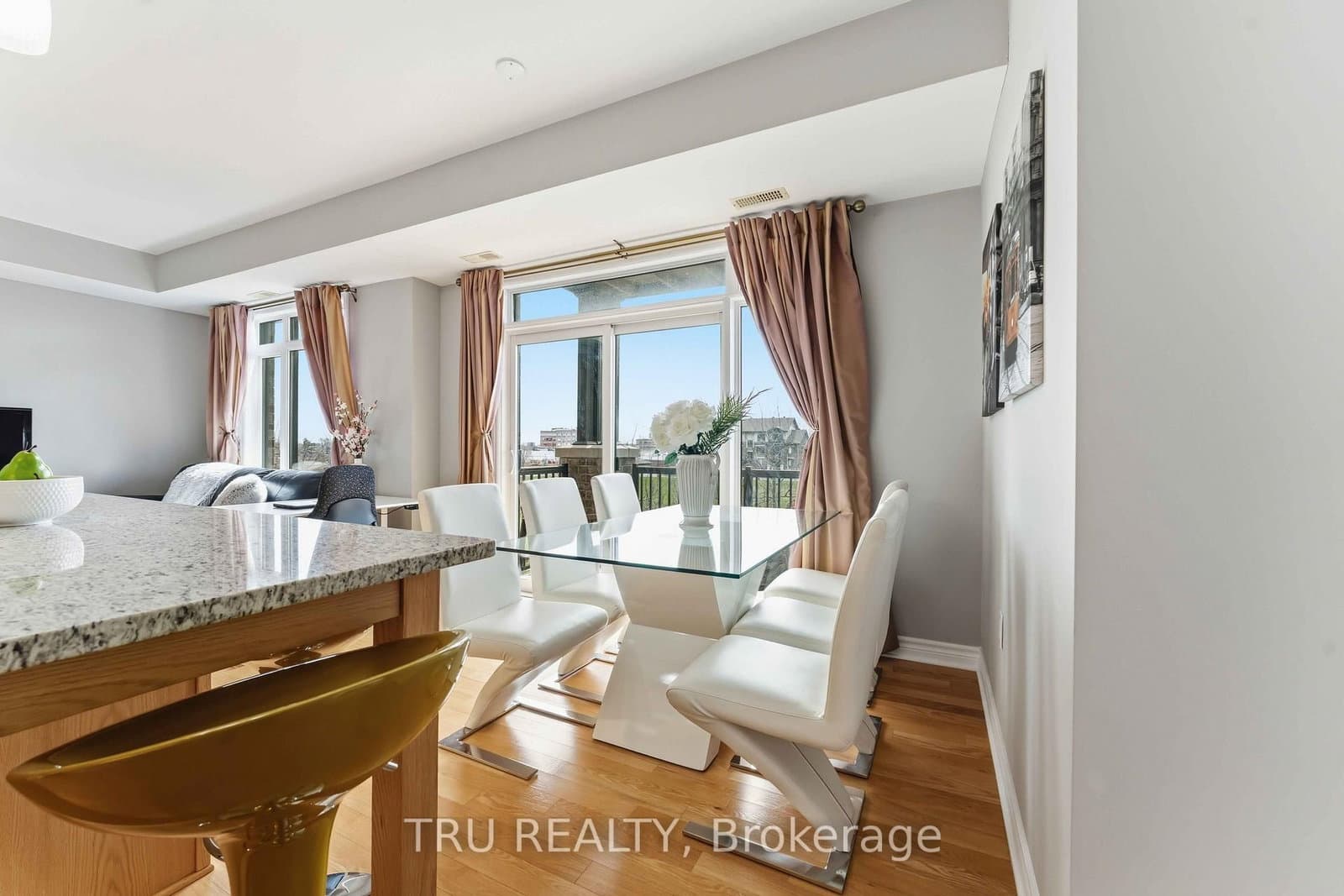 755 Beauparc Private, Unit 301 thumbnail 13