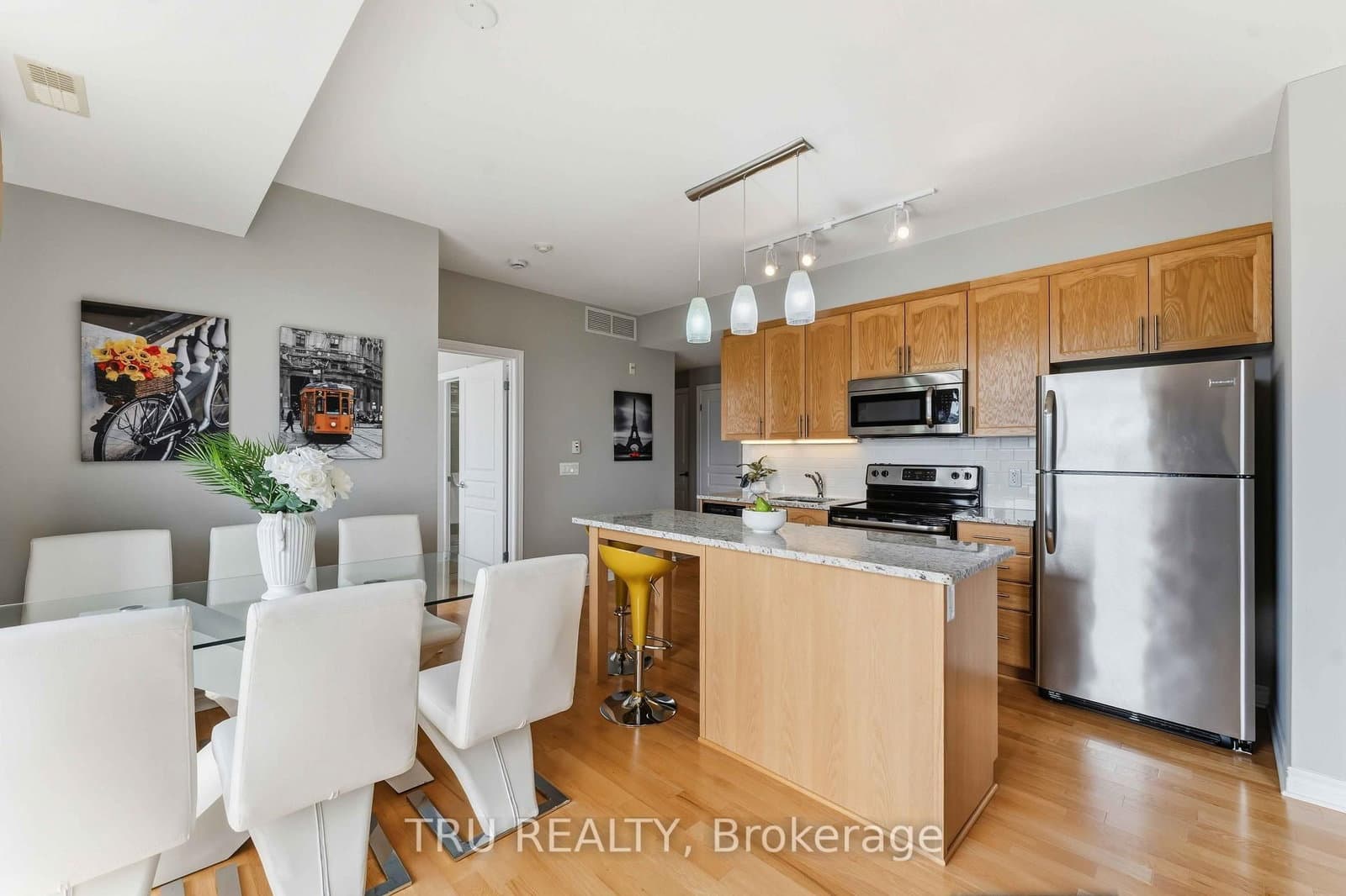 755 Beauparc Private, Unit 301 thumbnail 16