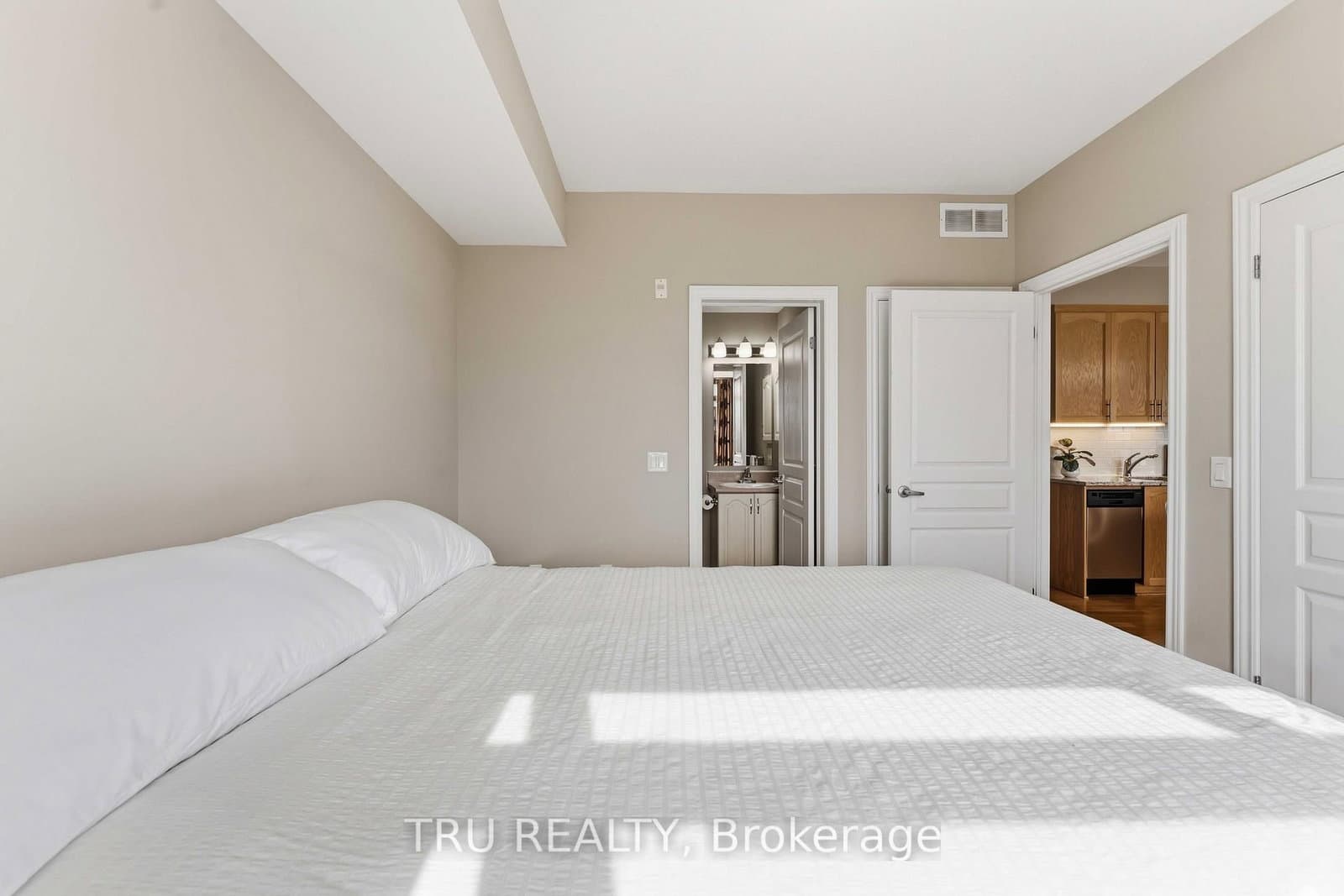 755 Beauparc Private, Unit 301 thumbnail 27