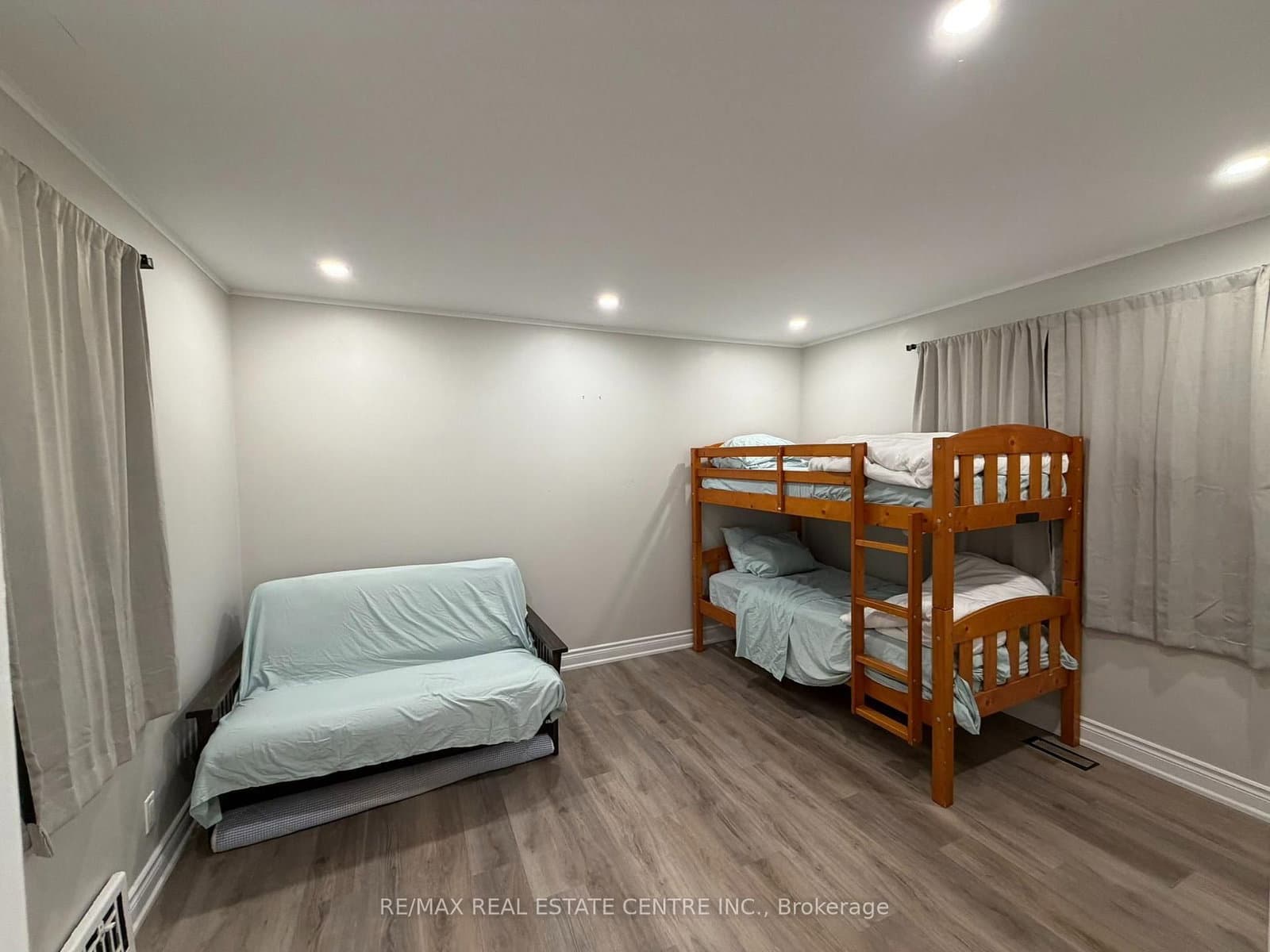 716 Artaban Road thumbnail 15