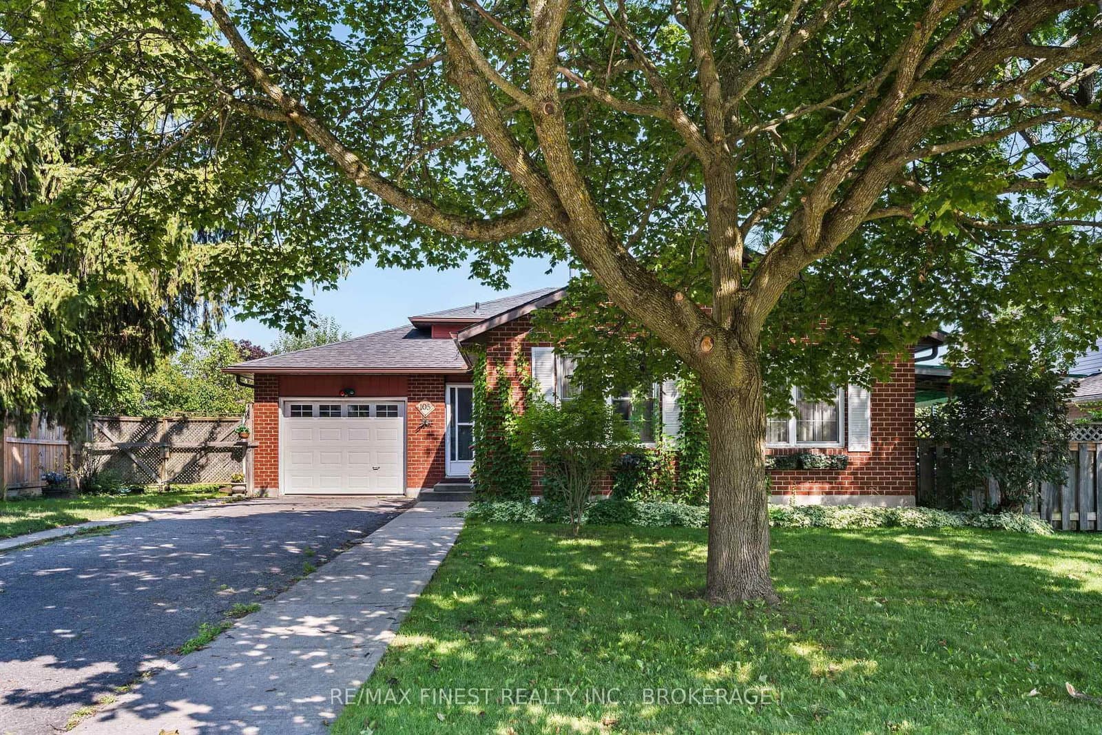 105 Grenadier Drive thumbnail 3