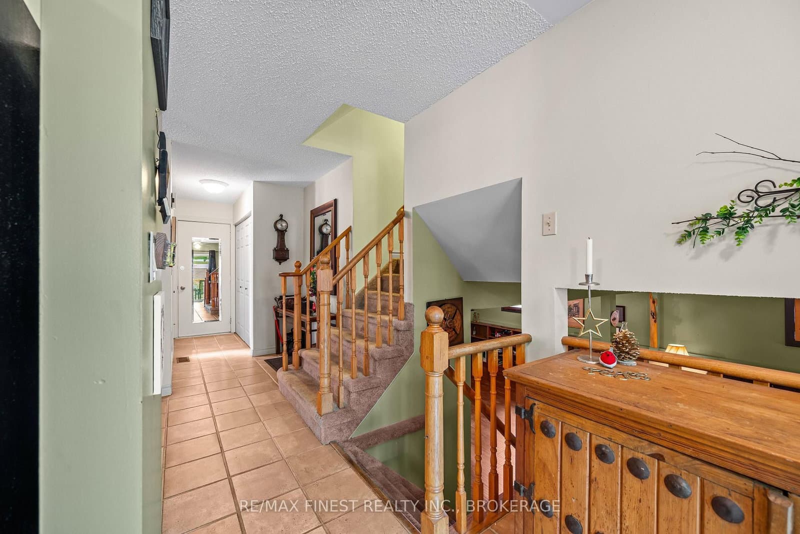 105 Grenadier Drive thumbnail 7