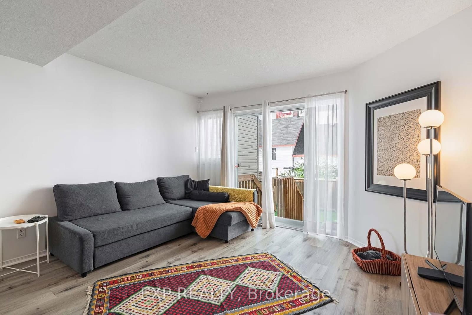 166 Forward Avenue thumbnail 13