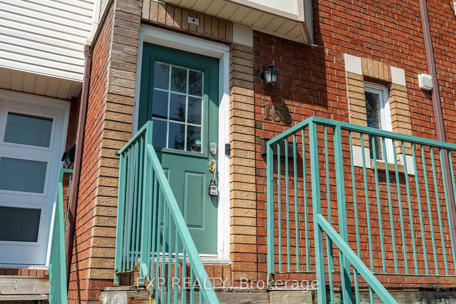 166 Forward Avenue thumbnail 2