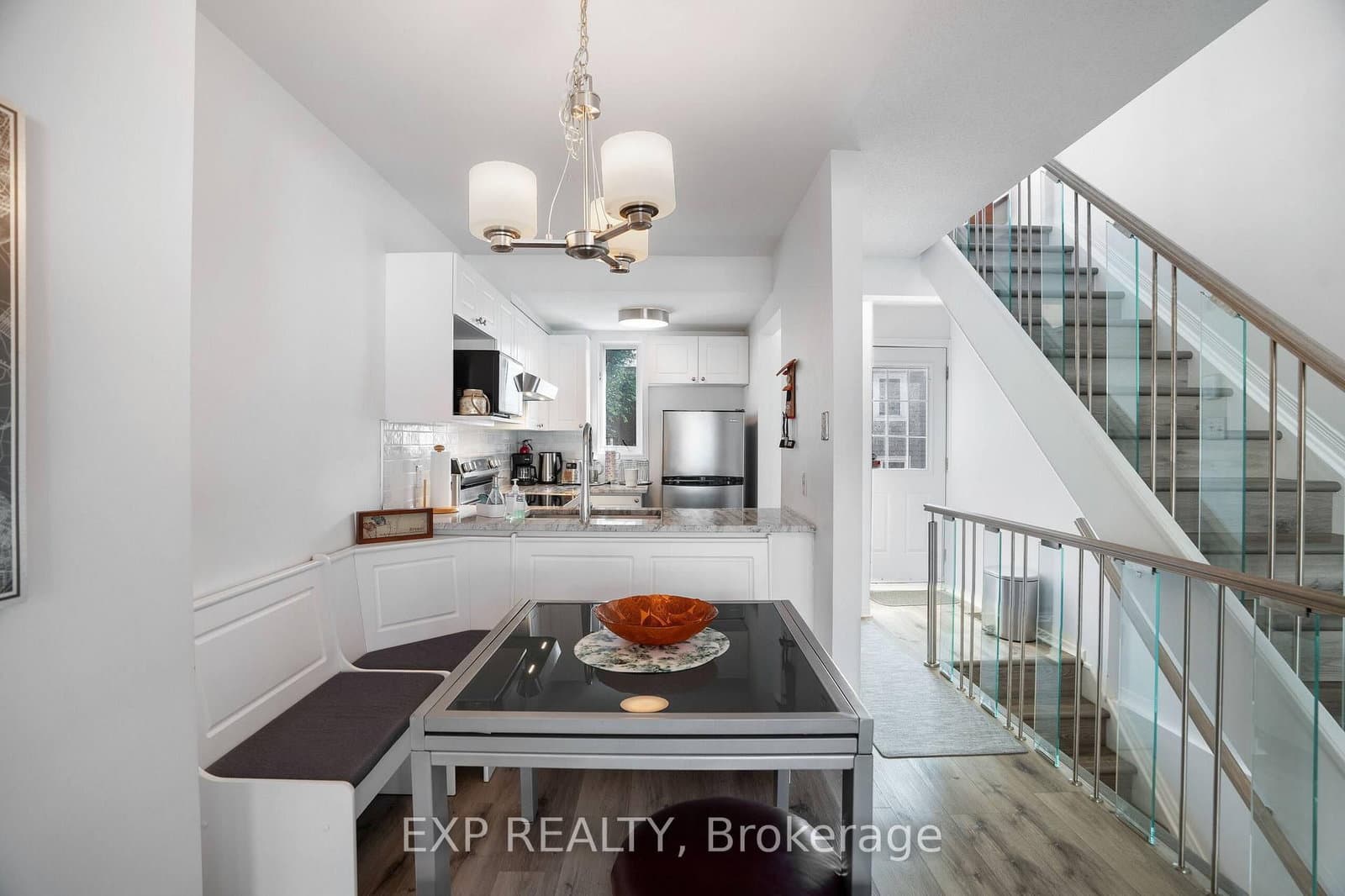 166 Forward Avenue thumbnail 9
