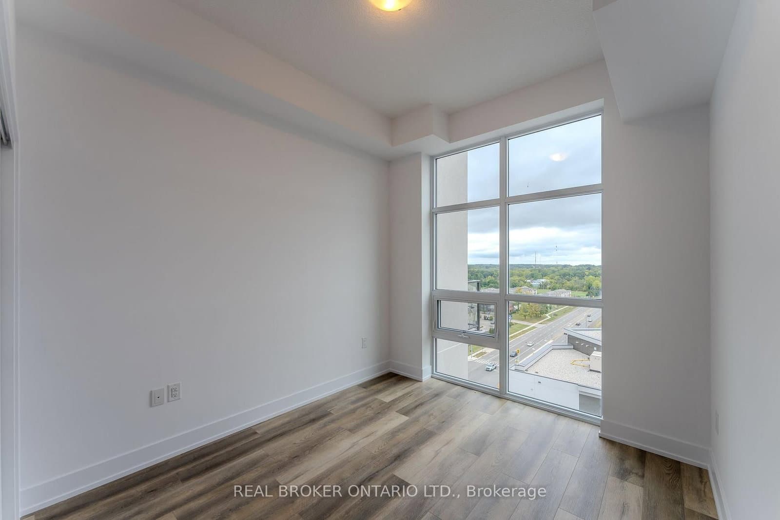 470 Dundas Street E, Unit 1207 thumbnail 4