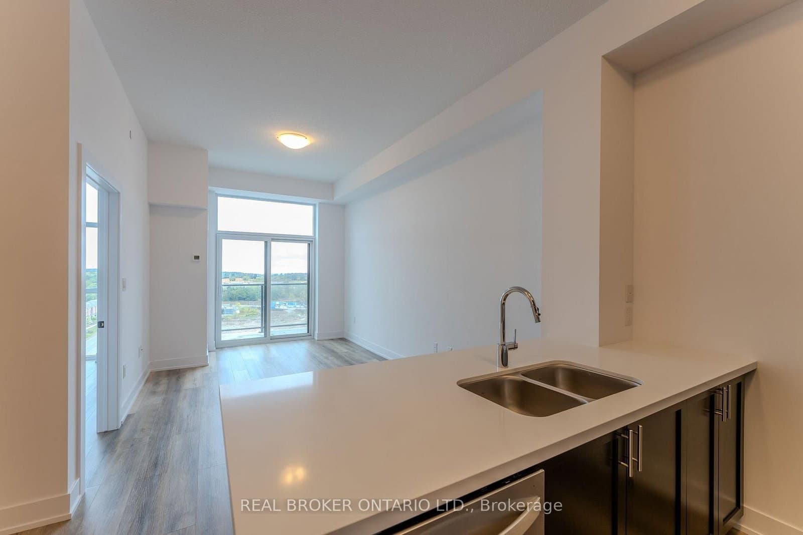470 Dundas Street E, Unit 1207 thumbnail 8