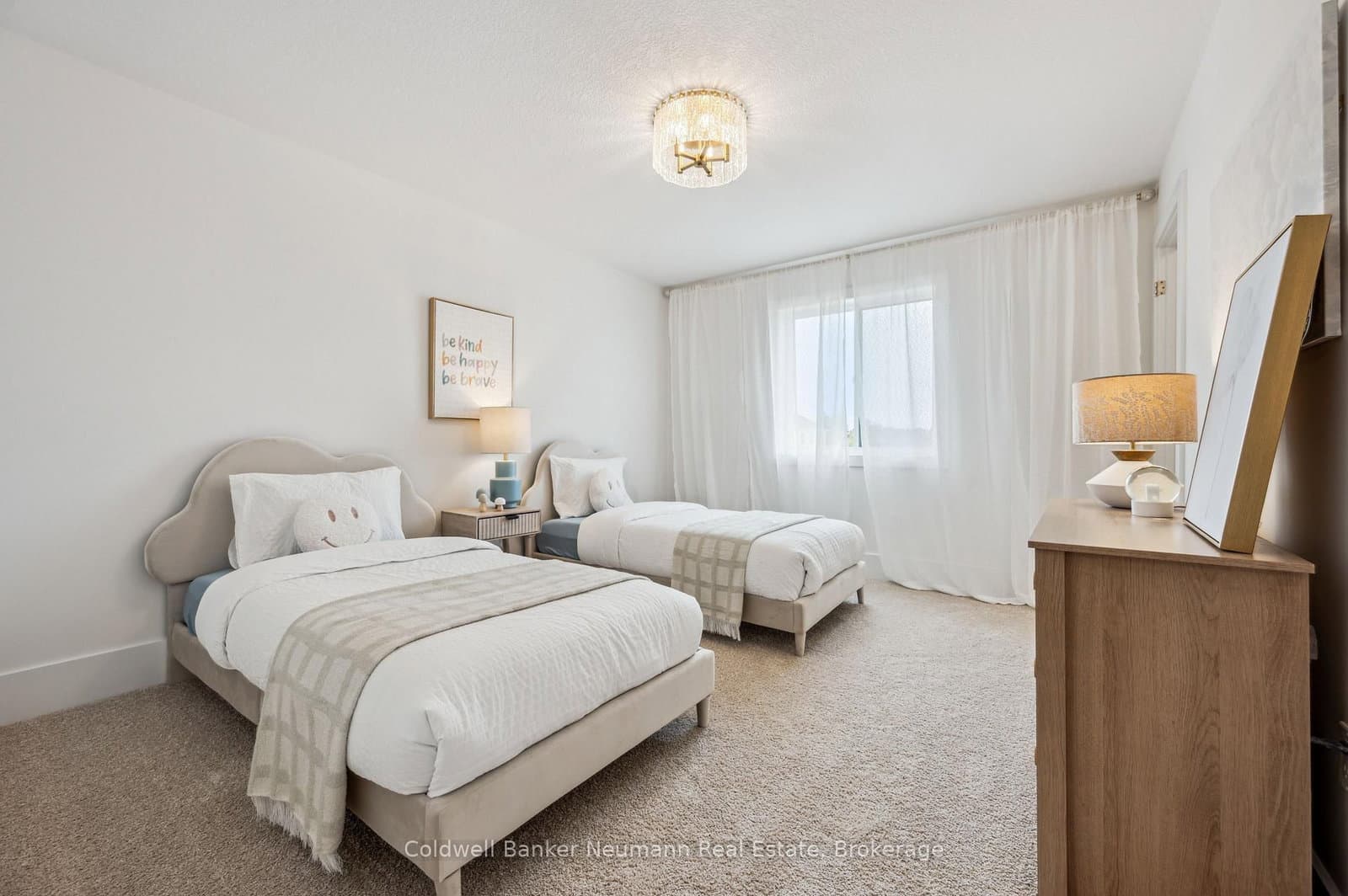 645 Anton Crescent thumbnail 13
