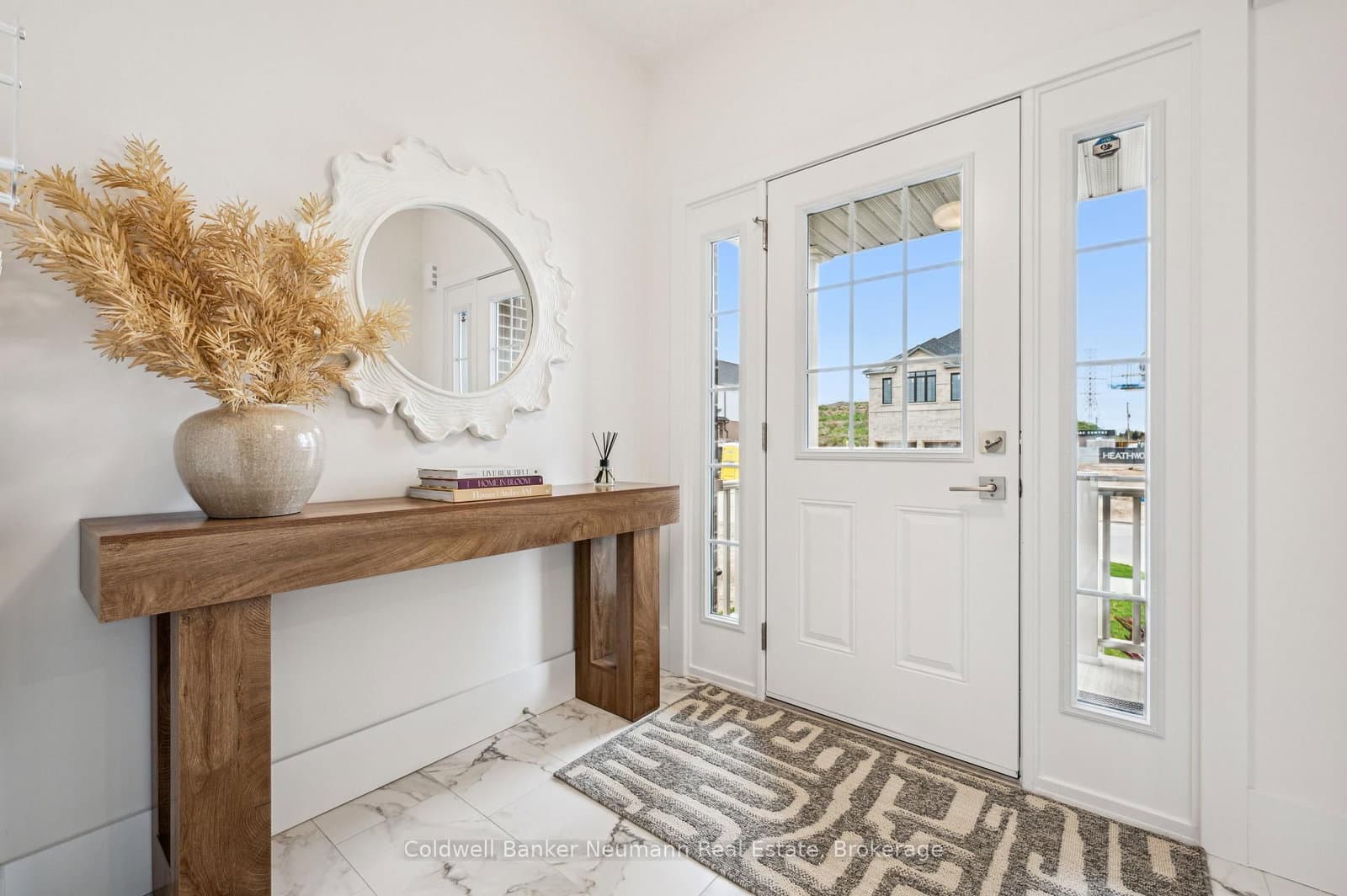 645 Anton Crescent thumbnail 2