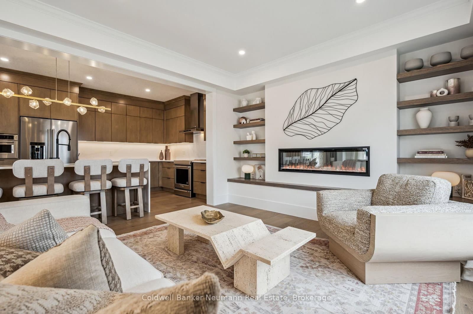 645 Anton Crescent thumbnail 3