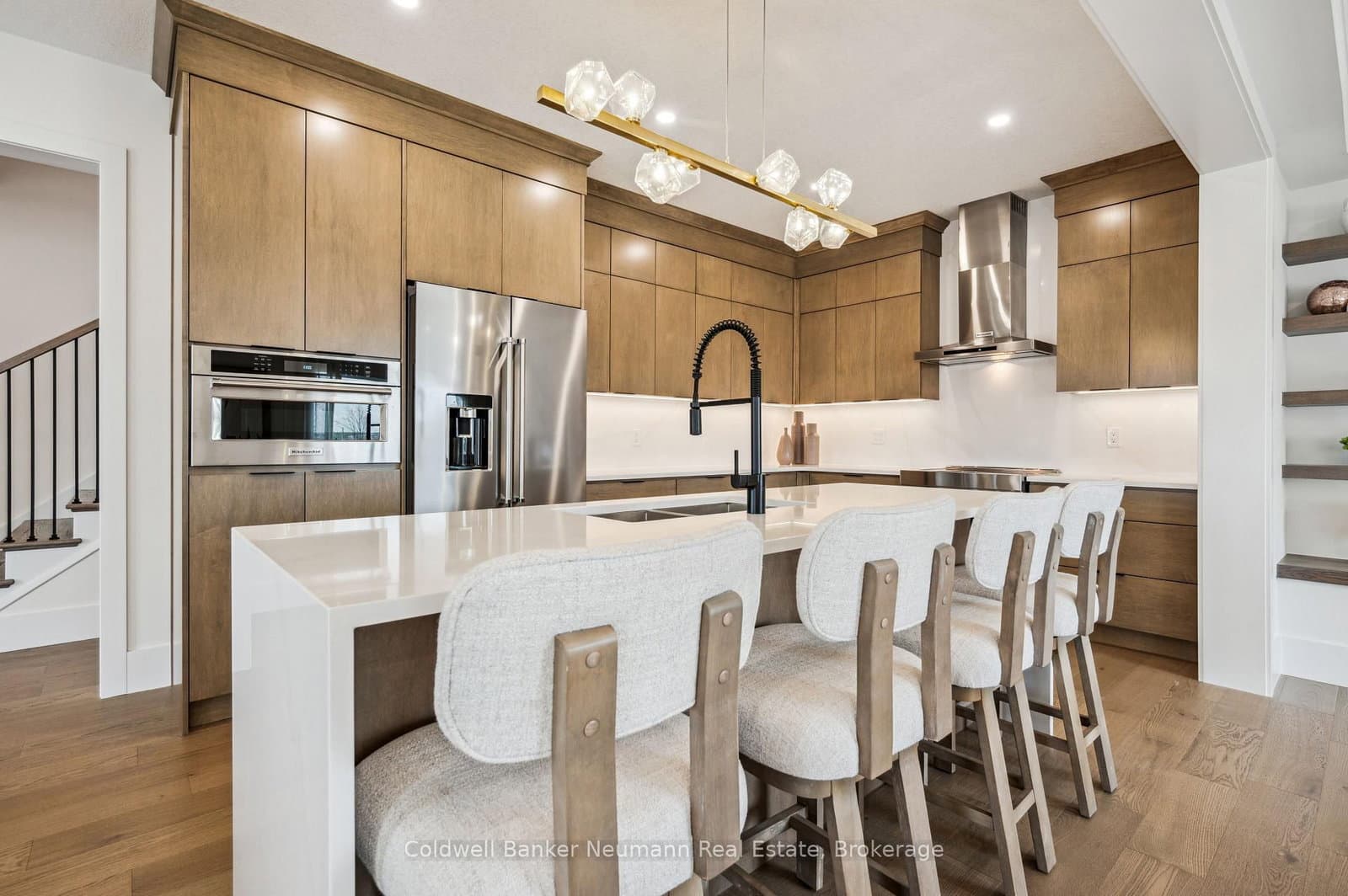 645 Anton Crescent thumbnail 7