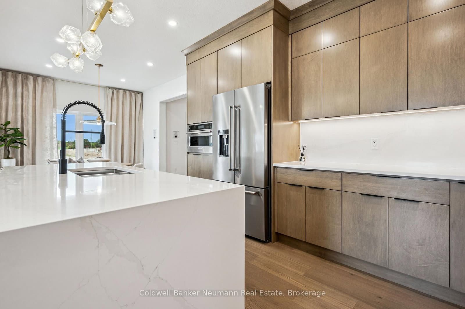 645 Anton Crescent thumbnail 9