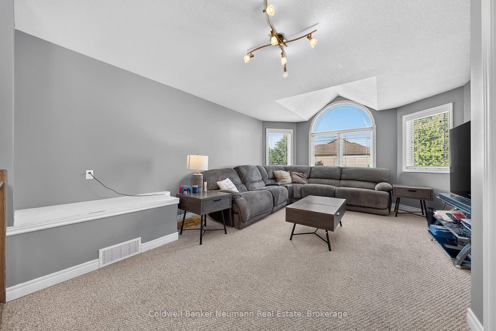 58 Washburn Drive thumbnail 17