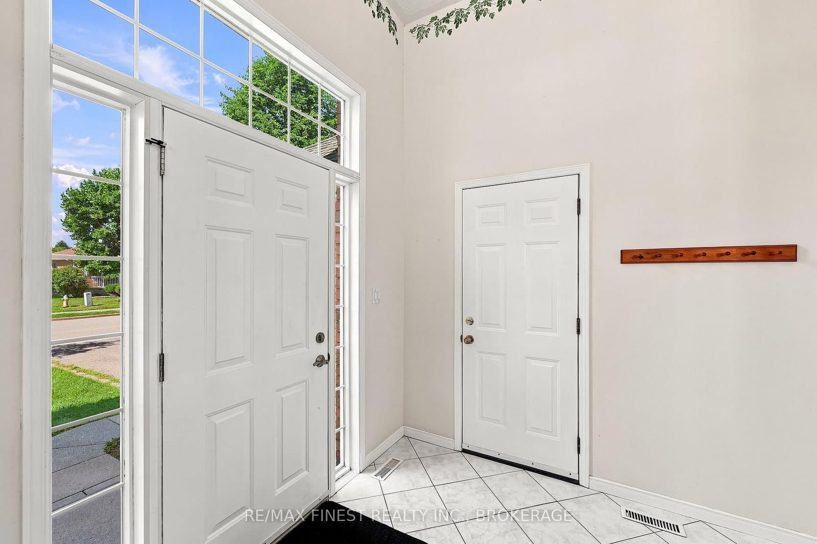 416 Sheila Court thumbnail 9