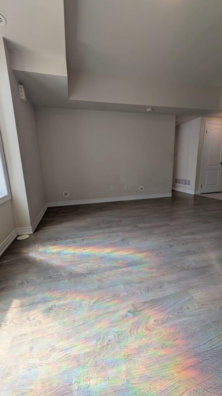 120 Watson Parkway, Unit 5 thumbnail 5