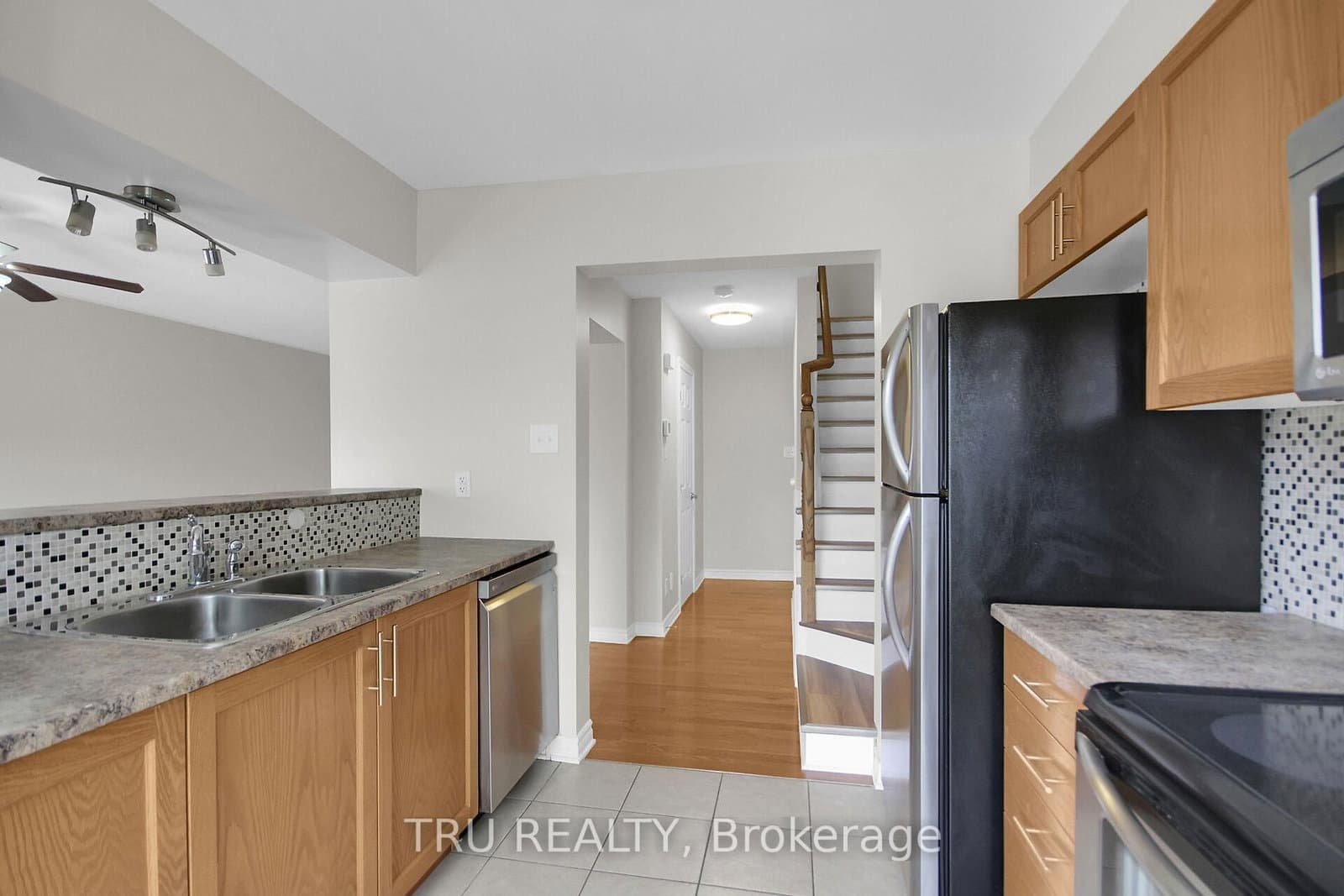 2505 Waterlilly Way thumbnail 9