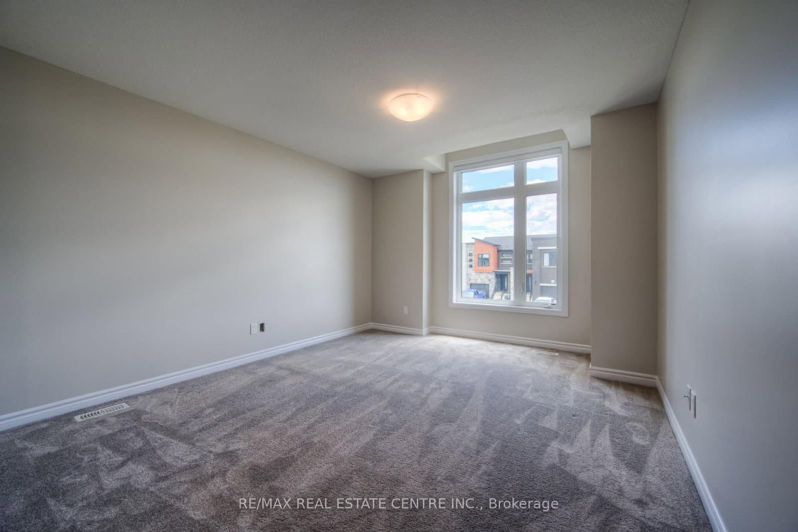 309 Bradshaw Drive thumbnail 14