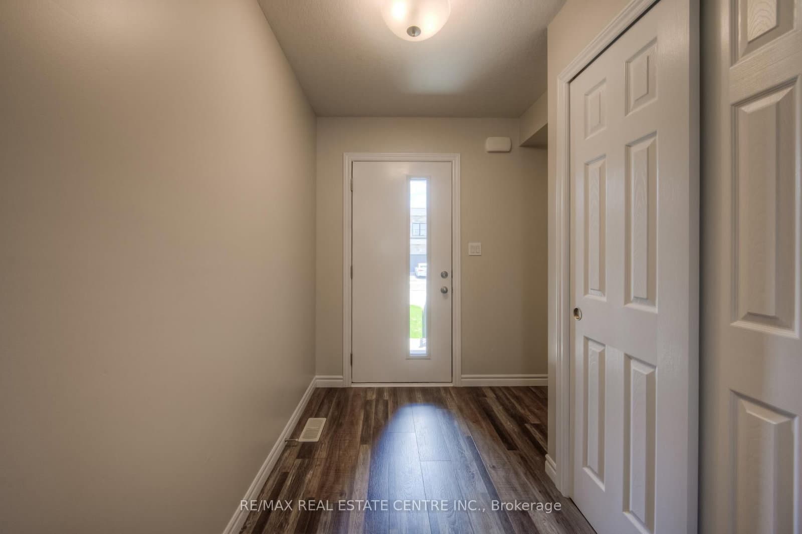309 Bradshaw Drive thumbnail 2