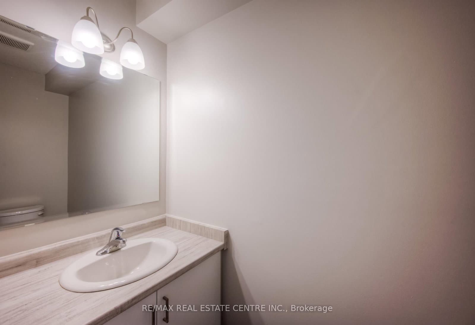 309 Bradshaw Drive thumbnail 7