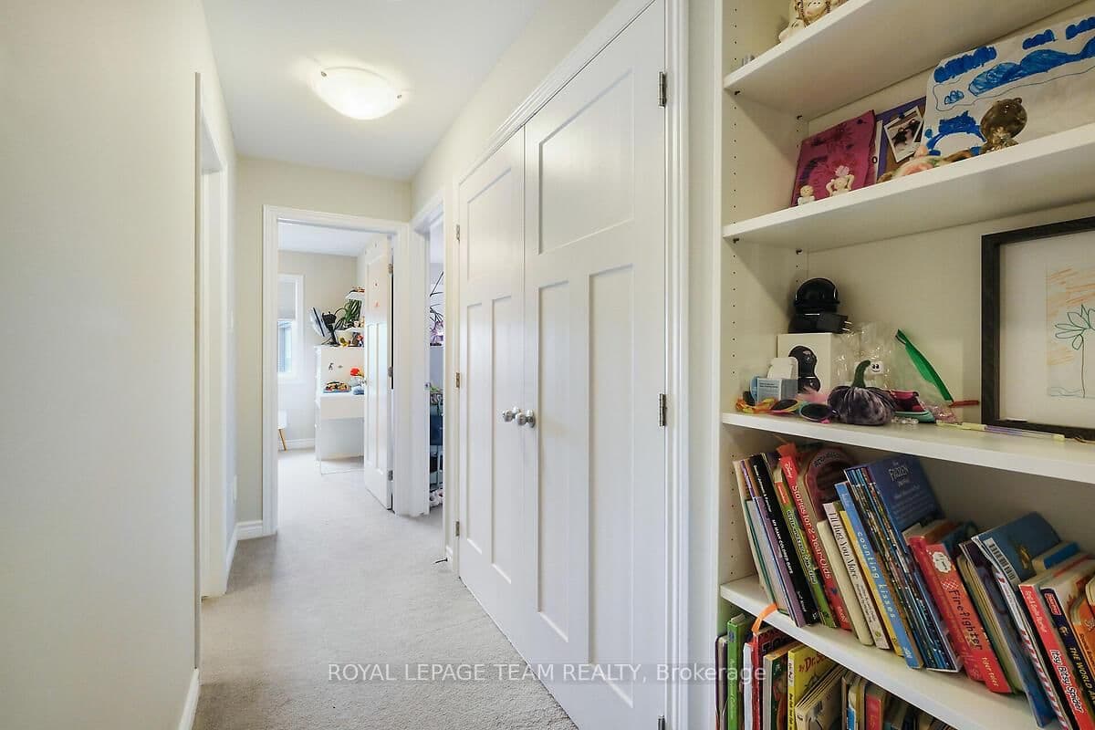 253 Fergus Crescent thumbnail 24