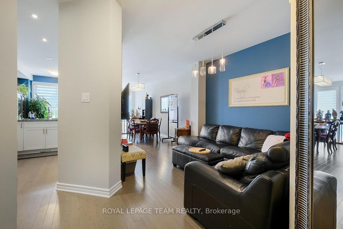 253 Fergus Crescent thumbnail 4