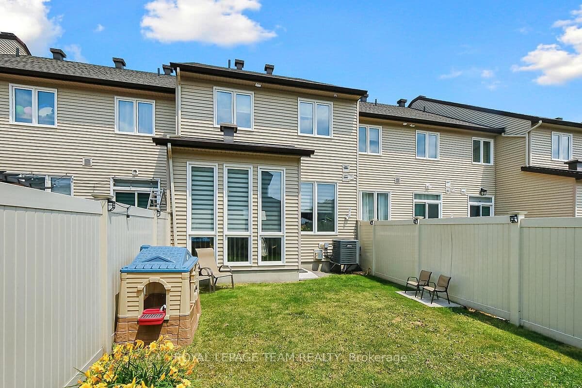 253 Fergus Crescent thumbnail 45