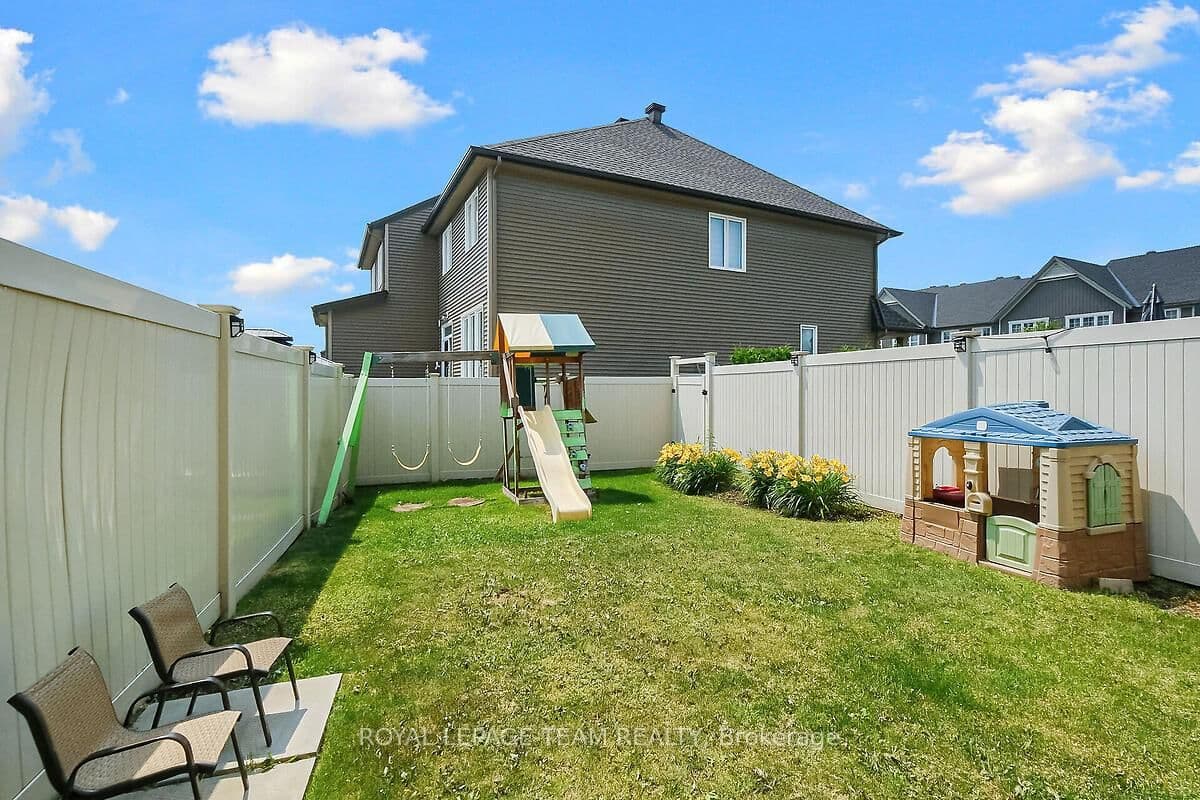 253 Fergus Crescent thumbnail 47