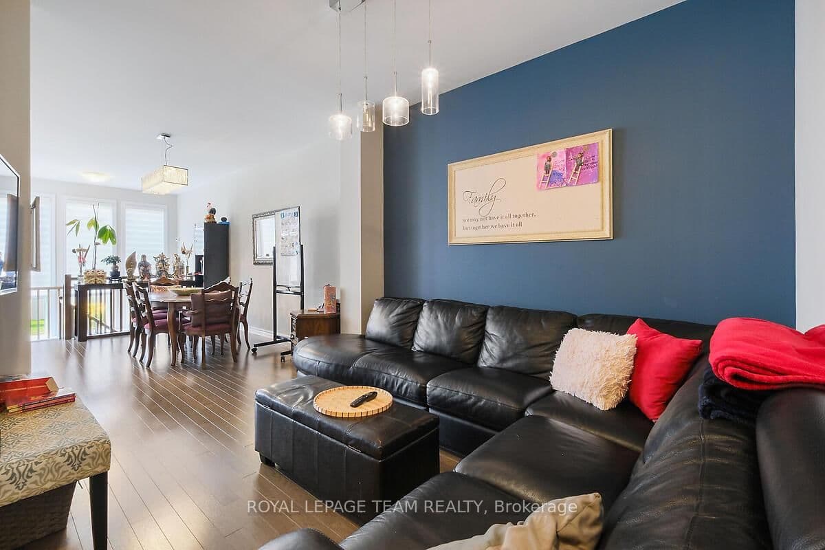 253 Fergus Crescent thumbnail 5