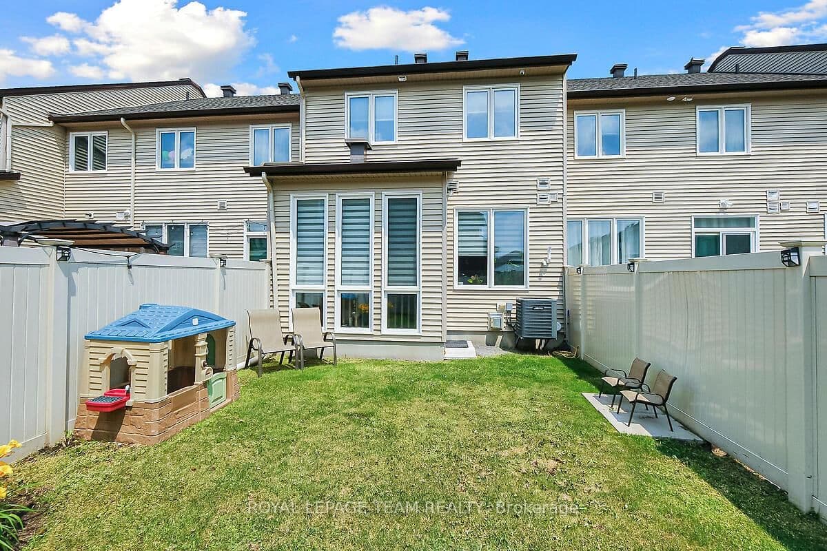 253 Fergus Crescent thumbnail 50