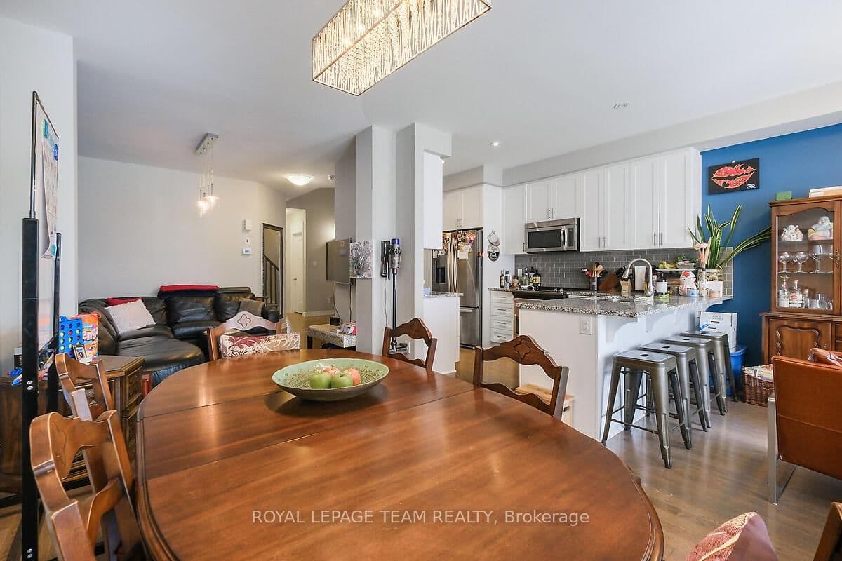 253 Fergus Crescent thumbnail 9