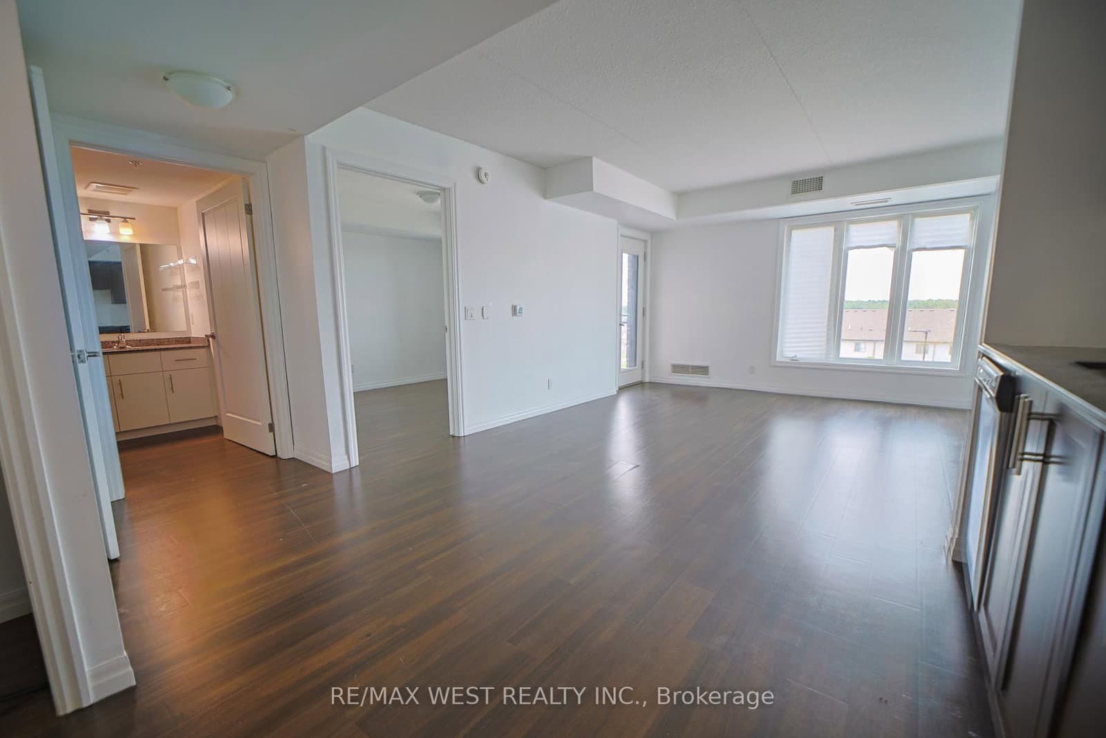 108 SUMMIT RIDGE Drive, Unit 207 thumbnail 4