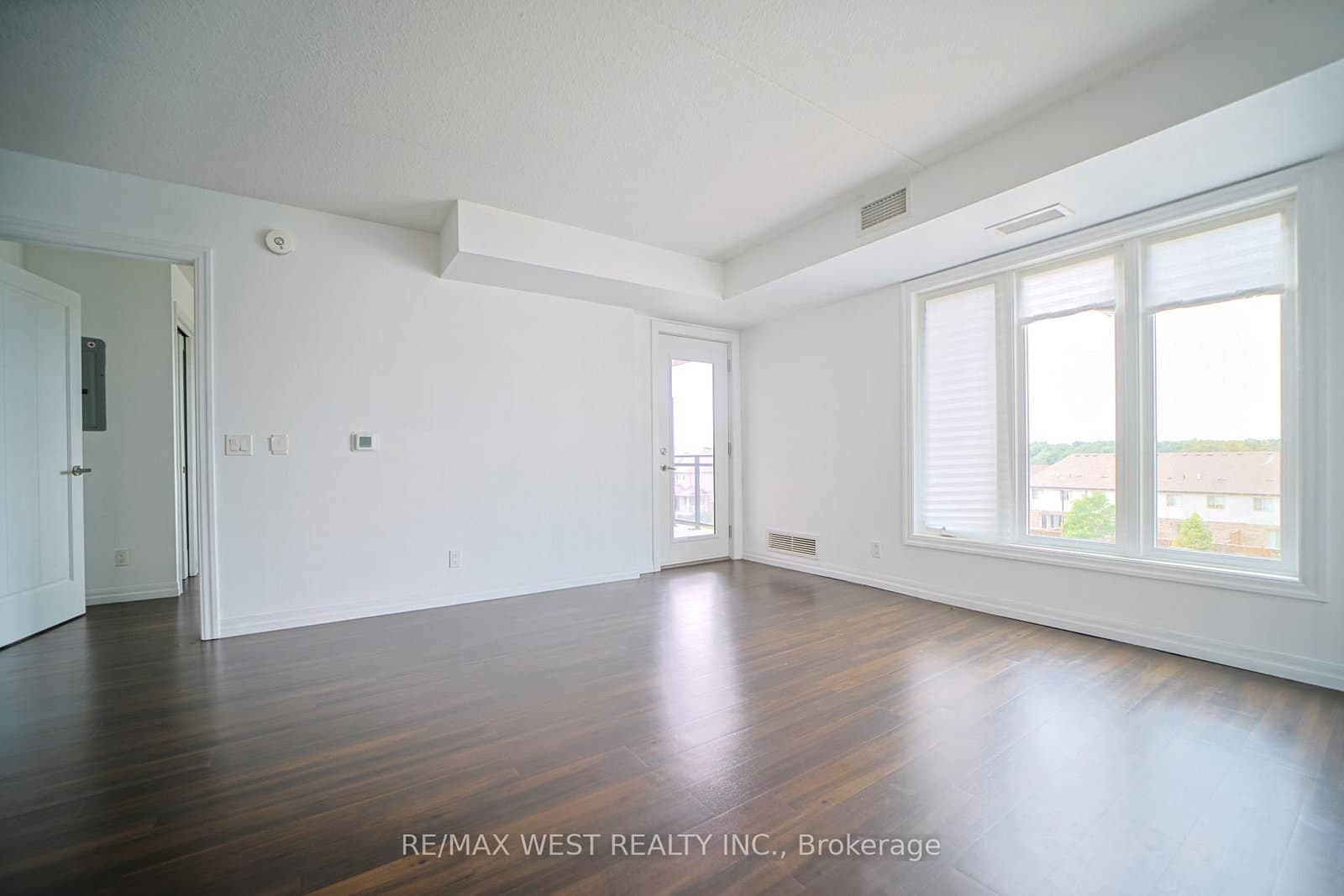 108 SUMMIT RIDGE Drive, Unit 207 thumbnail 6