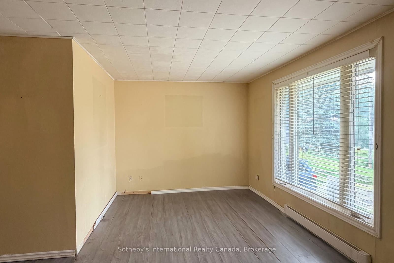 12A Valley Drive thumbnail 5