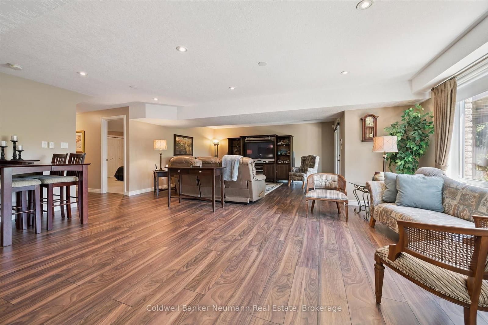 70 Bathgate Drive thumbnail 35