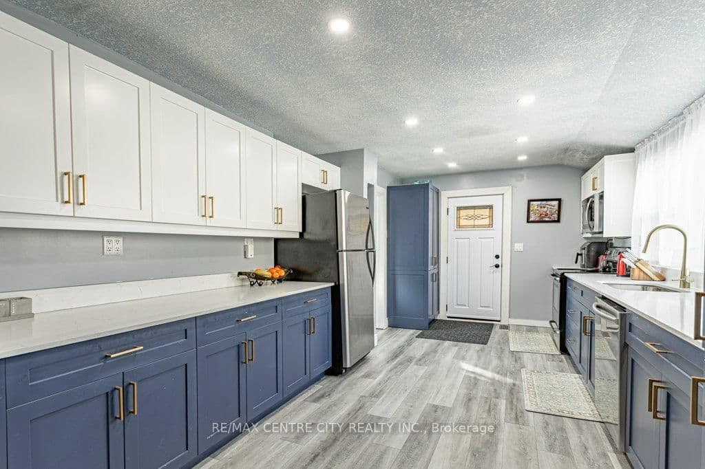 52 Princess Avenue thumbnail 16