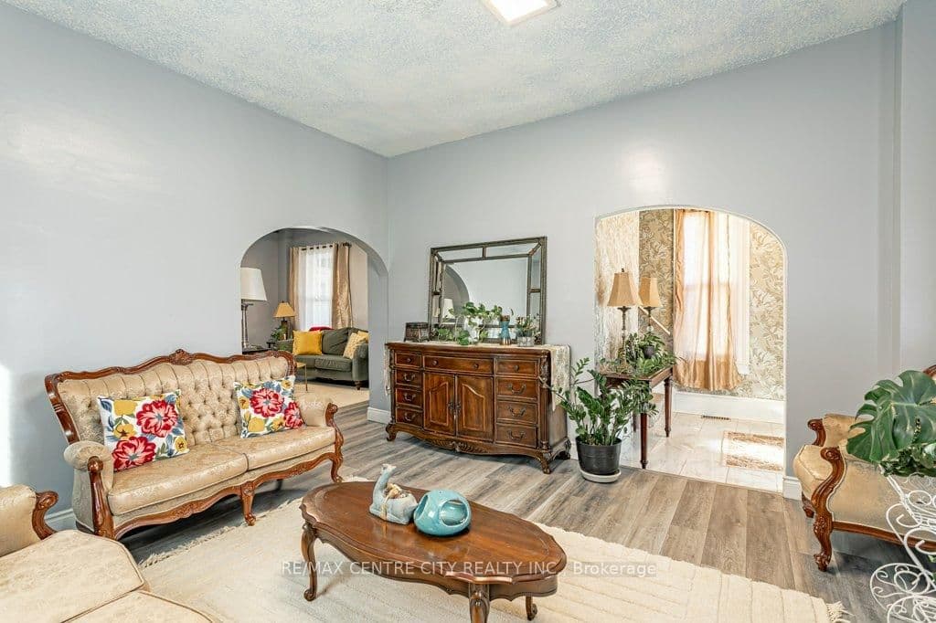 52 Princess Avenue thumbnail 8
