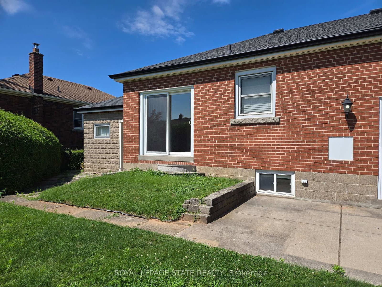 48 Mountain Avenue N thumbnail 22