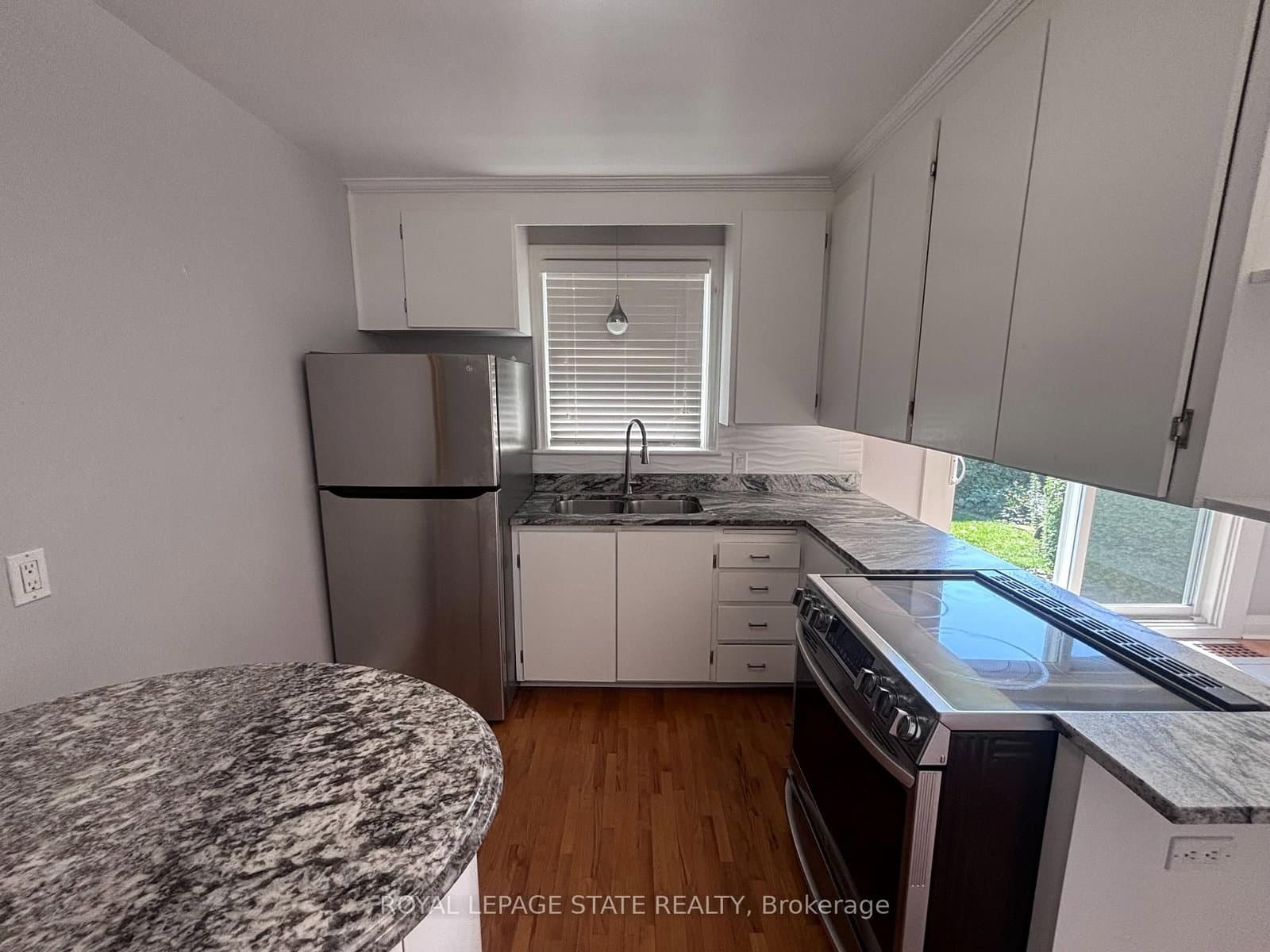 48 Mountain Avenue N thumbnail 29
